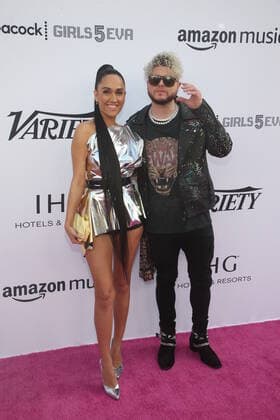 Variety Hitmakers presented by Peacock Girls5eva Featuring: Jenna Andrews, Stephen Kirk Where: Los Angeles, California, United States When: 04 Dec 2021 Credit: Faye s Vision Cover Images Copyright: xx 50966261 EDITORIAL USE ONLY. NOT FOR USE BY NEWSPAPERS BASED IN THE UK.