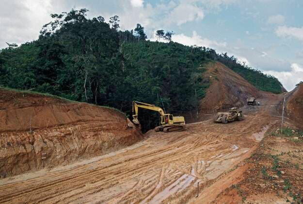 IMAGO Nature: Unsere Erde, Umweltverträgliche Herausforderungen, Regenwald Road Construction Through Tropical Rainforest, Belize Copyright: DavidxPonton 1865190