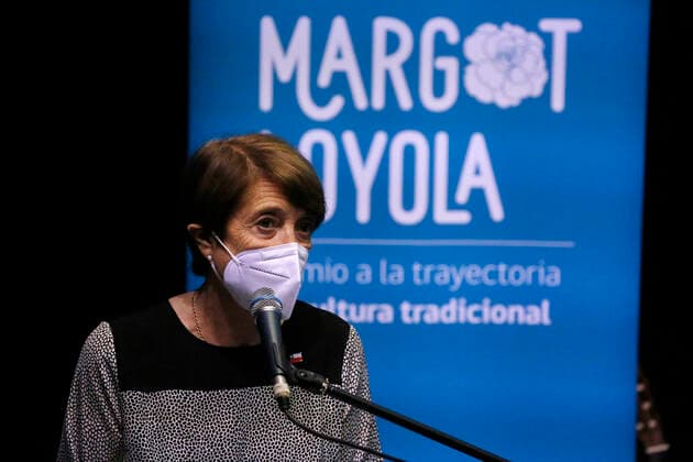 Santiago, December 7, 2021 The Minister of Cultures, Consuelo ValdÃ s, heads the award ceremony of the Margot Loyola 2021 Award, a distinction given by the Ministry in honor of the artist and culturist who died in 2015, as a way to recognize individuals or groups who have worked in the recovery an  Copyright: JONNATHANxOYARZUN ATONxCHILE