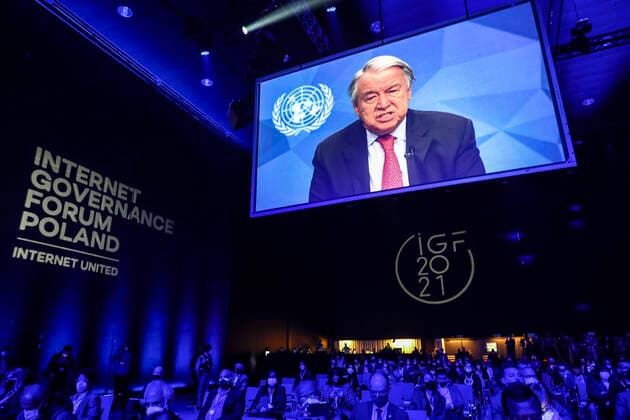 Bilder des Jahres 2021, News 12 Dezember News Themen der Woche KW49 News Bilder des Tages Internet Governance Forum 2021 In Poland United Nations Secretary-General Antonio Guterres is shown on the screen while speaking at the opening ceremony of the UN Internet Governance Forum - IGF 2021 at the International Congress Center in Katowice, Poland on December 7th, 2021. The 16th annual IGF meeting is hosted by the Government of Poland in Katowice from 6-10 December, under the overarching theme: Internet United. Katowice Poland  Copyright: xBeataxZawrzelx originalFilename:zawrzel-internet211207_npNTT.jpg