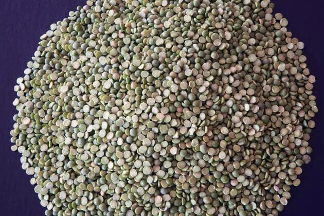 IMAGO Nature: Unsere Erde, Klimawandel, Ernährung, Pflanzen der Zukunft, Linse Calgary, Alberta, Canada; Pile Of Green Lentils Copyright: MichaelxInterisano 1867021