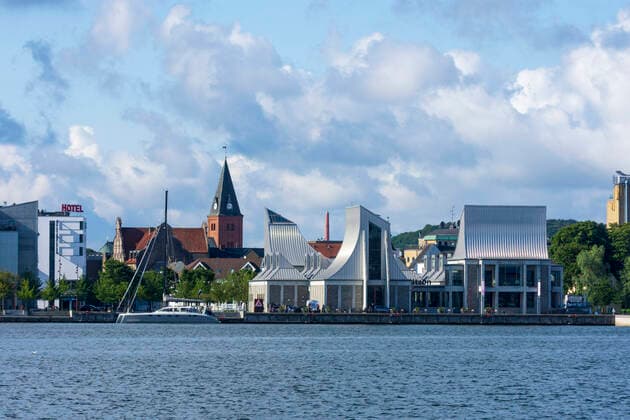Architektur von Jorn Utzon waterfront at fjord Limfjord, city center, Abbey of Our Lady (Vor Frue Kloster), Utzon Center Aalborg Jylland, Jutland Denmark Aalborg