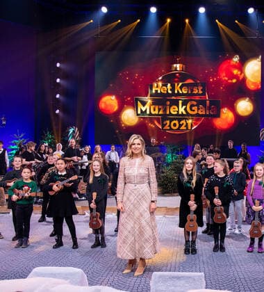 09-12-2021 Omispoort Queen Maxima attend the Chrismas musicgala 2021 at the Omnisport in Apeldoorn. 12 school classes, from each province, competed in the Lang Leve de Muziek Show for the title of the most musical class in the Netherlands. Â  Copyright: xPPEx