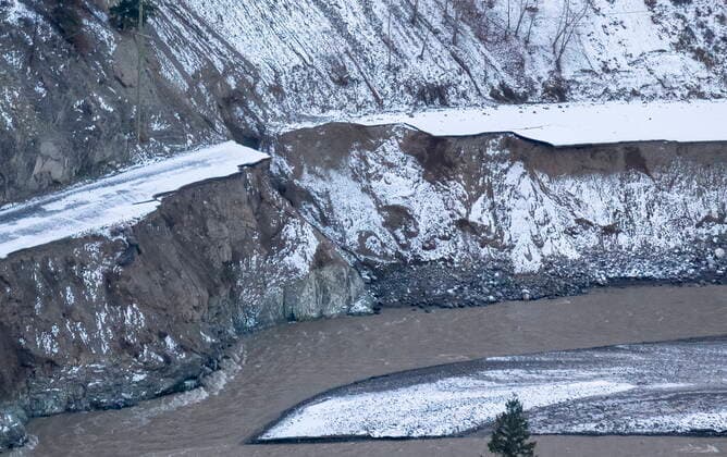 December 9, 2021, SPENCES BRIDGE, BC, CANADA: A section of highway 8 disappears into the river following the recent floods near Spences Bridge, B.C. Thursday, December 9, 2021. SPENCES BRIDGE CANADA  - ZUMAc35_ 20211209_zaf_c35_159 Copyright: xJonathanxHaywardx