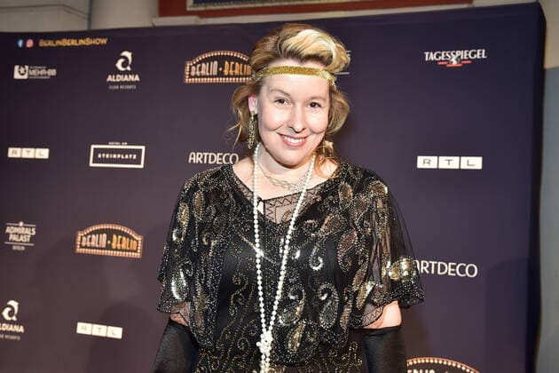 Bilder des Jahres 2021, Entertainment 12 Dezember Entertainment Themen der Woche KW49 Entertainment Bilder des Tages Premiere BERLIN BERLIN Franziska Giffey, SPD, Politikerin Franziska Giffey, SPD, Politikerin Ankunft roter Teppich zur Premioere BERLIN BERLIN im Admiralspalast in Berlin am 10.12.2021 *** Premiere BERLIN BERLIN Franziska Giffey, SPD, politician Franziska Giffey, SPD, politician Arrival red carpet to the Premioere BERLIN BERLIN in the Admiralspalast in Berlin on 10 12 2021 Photopress Mueller