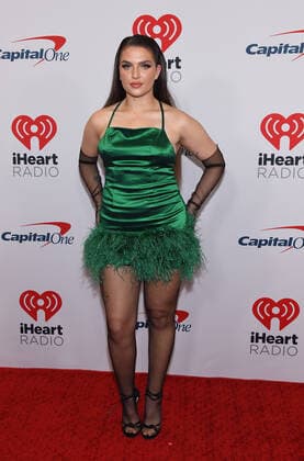 December 10, 2021, New York, NY, USA: NEW YORK, NEW YORK - DECEMBER 10: Mae Muller attends iHeartRadio Z100 Jingle Ball 2021 on December 10, 2021 in New York City. New York USA - ZUMAs181 20211210_zea_s181_019 Copyright: xImagespacex