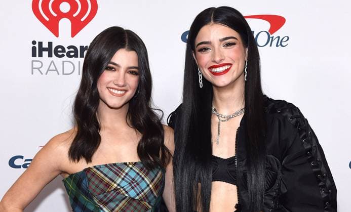December 10, 2021, New York, NY, USA: NEW YORK, NEW YORK - DECEMBER 10: Charlie D Amelio and Dixie D Amelio attend iHeartRadio Z100 Jingle Ball 2021 on December 10, 2021 in New York City. New York USA - ZUMAs181 20211210_zea_s181_024 Copyright: xImagespacex