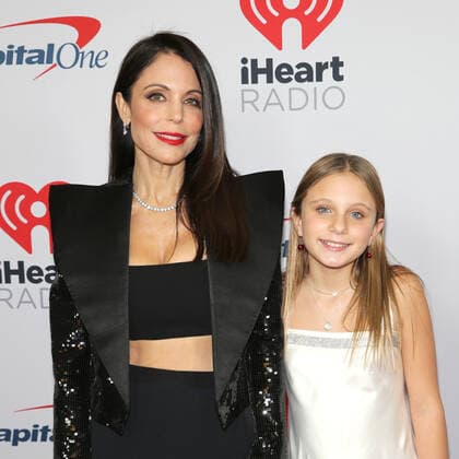 10 December 2021 - New York, New York - .Bethenny Frankel and Bryn Hoppy (daughter) in the Press Room at Z100 s iHeartRadio Jingle Ball 2021 held at Madison Square Garden. New York USA - ZUMAa123 20211210_zaa_a123_060 Copyright: xJ.xLINGOx