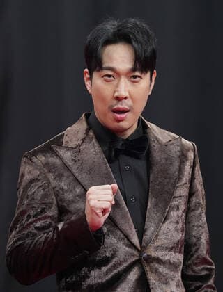 2021 Mnet Asian Music Awards MAMA PAJU, SOUTH KOREA, DEC 11: South Korean singer Haha during 2021 Mnet Asian Music Awards MAMA at the CJ ENM STUDIO CENTER in Paju, South Korea, on December 11, 2021. Paju the CJ ENM STUDIO CENTER South Korea 7074_250008 Copyright: xSeokyongxLee PentaxPressx