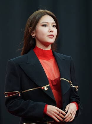 2021 Mnet Asian Music Awards MAMA PAJU, SOUTH KOREA, DEC 11: South Korean singer Choi Soo-young ( Girls Generation SNSD - Sooyoung ) during 2021 Mnet Asian Music Awards MAMA at the CJ ENM STUDIO CENTER in Paju, South Korea, on December 11, 2021. Paju the CJ ENM STUDIO CENTER South Korea 7075_250121 Copyright: xSeokyongxLee PentaxPressx