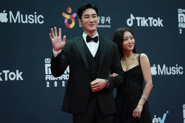 2021 Mnet Asian Music Awards MAMA PAJU, SOUTH KOREA, DEC 11: South Korean actors Ahn Bo-hyun, Jo Bo-ah during 2021 Mnet Asian Music Awards MAMA at the CJ ENM STUDIO CENTER in Paju, South Korea, on December 11, 2021. Paju the CJ ENM STUDIO CENTER South Korea 7075_250115 Copyright: xSeokyongxLee PentaxPressx