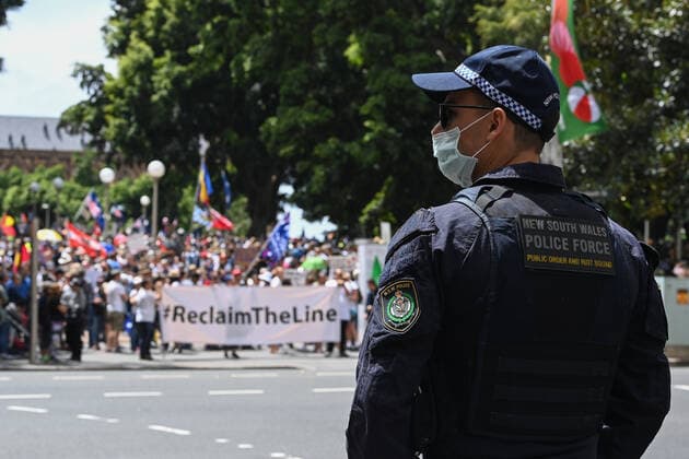 FACE THE MUSIC RALLY, NSW Riot Squad Police officers are seen during a ReclaimTheLine rally dubbed Face the Music , against vaccine mandates and vaccine passports in Sydney, Sunday, December 12, 2021. ( NO ARCHIVING, EDITORIAL USE ONLY, NO USE IN BOOKS WITHOUT CONSENT SYDNEY NSW AUSTRALIA  Copyright: xBIANCAxDExMARCHIx 20211212001605793840