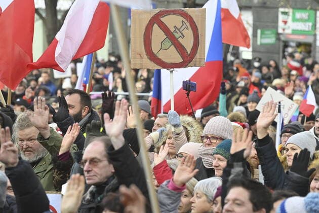 Opponents of anti-epidemic measures have gathered at a rally in Prague s Wenceslas Square on Sunday, December 12, 2021, to protest against compulsory COVID-19 vaccination and against what they call violation of personal freedoms and the constitution, the police estimating the number of participants at about 4,000. (CTKxPhoto VitxSimanek) CTKPhotoP2021121203897 