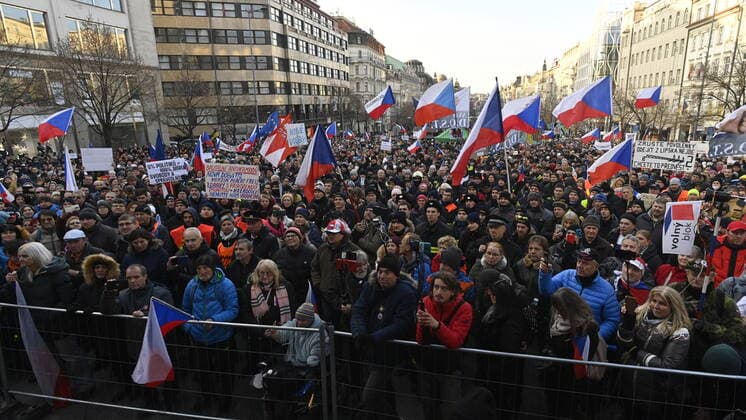 Opponents of anti-epidemic measures have gathered at a rally in Prague s Wenceslas Square on Sunday, December 12, 2021, to protest against compulsory COVID-19 vaccination and against what they call violation of personal freedoms and the constitution, the police estimating the number of participants at about 4,000. (CTKxPhoto VitxSimanek) CTKPhotoP2021121204009 