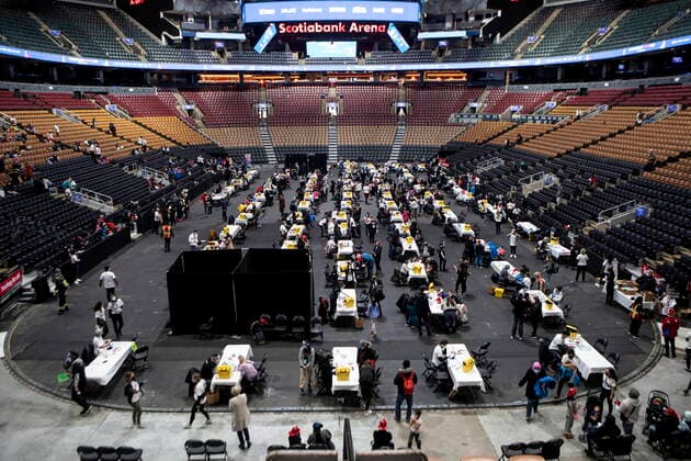 December 12, 2021, Toronto, ON, CAN: A general view of the children s COVID-19 vaccine clinic at the Scotiabank Arena, in Toronto, on Sunday, December 12, 2021. Toronto CAN  - ZUMAc35_ 20211212_zaf_c35_019 Copyright: xChrisxYoungx