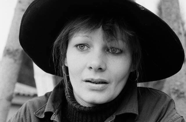 Die Zimmermannsfrau Doris Zellchowski von der Jugendbrigade Ernst Thälmann auf der Baustelle am DDR-Abschnitt der Erdgastrasse bei Gornosawodsk im Gebiet Perm im Ural. Hier wird eine Verdichterstation gebaut. Zimmermannsfrau im Ural *** The carpenter Doris Zellchowski from the youth brigade Ernst Thälmann on the construction site of the GDR section of the natural gas road near Gornosawodsk in the Perm region in the Ural Mountains A carpenters wife is being built here in the Ural Mountains