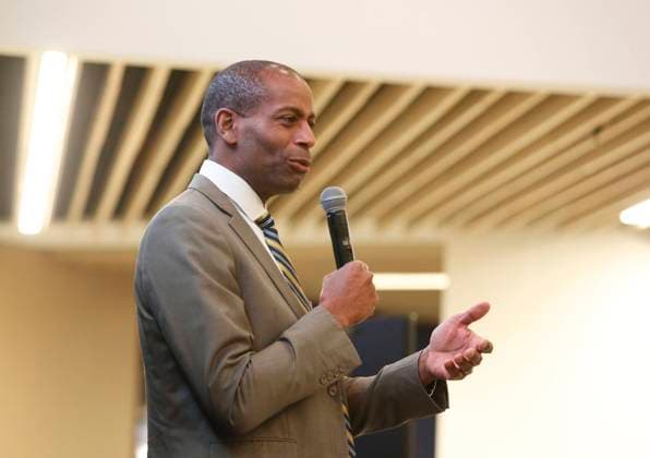 December 13, 2021, Ottawa, ON, CANADA: Liberal MP Greg Fergus makes as announcement about the Black Entrepreneurship Knowledge Hub at Carleton University, in Ottawa, Monday, Dec. 13, 2021. Ottawa CANADA  - ZUMAc35_ 20211213_zaf_c35_088 Copyright: xPatrickxDoylex