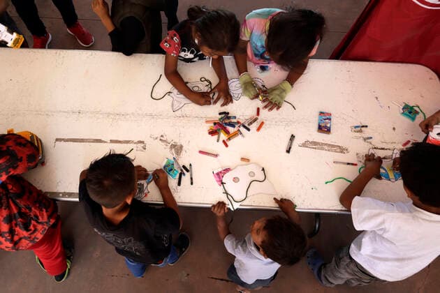 Migrants Rest Before Continue Their Journey To US MEXICO CITY, MEXICO - DECEMBER 13, 2021: Children of migrants take a class, during their stay at Casa del Peregrino San Juan Diego while rest before continue their journey heading to the United States border. On December 13, 2021 in Mexico City, Mexico. (Photo by Luis Barron Eyepix Group) Copyright: xLuisxBarronx xEyepixxGroupx EYEPIXGROUP_LB_13122021_21354