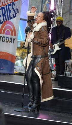 December 14, 2021, New York, NY, USA: ALICIA KEYS performs at the Citi Concert Series on the Today Show,.Rockefeller Center, NYC.December 14, 2021. New York USA - ZUMAms4_ 20211214_zaf_ms4_003 Copyright: xSoniaxMoskowitzxGordonx