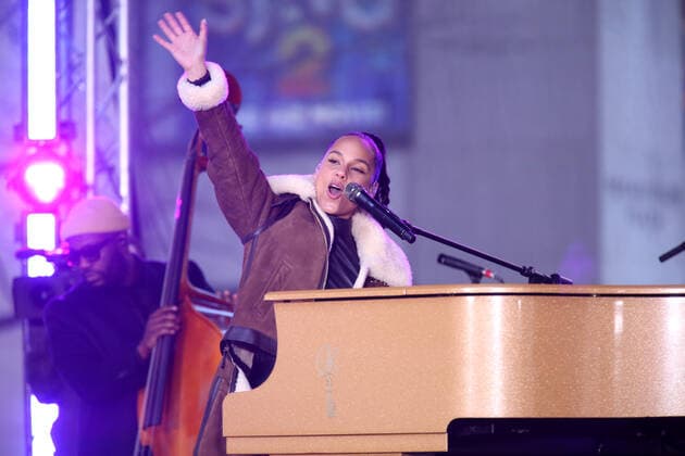 Entertainment Bilder des Tages December 14, 2021, New York, NY, USA: ALICIA KEYS performs at the Citi Concert Series on the Today Show,.Rockefeller Center, NYC.December 14, 2021. New York USA - ZUMAms4_ 20211214_zaf_ms4_025 Copyright: xSoniaxMoskowitzxGordonx