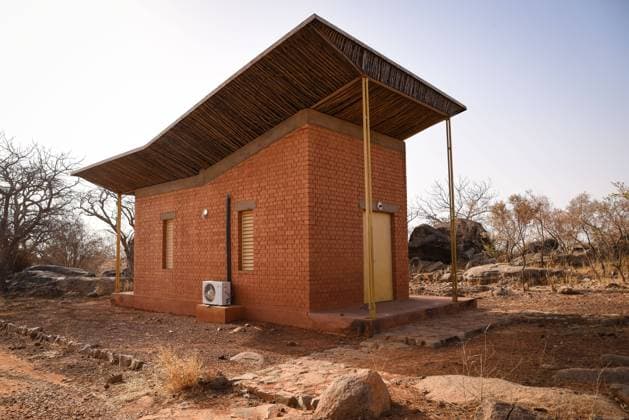Visit to the elementary school of Gando in the urban commune of Tenkodogo, a project of the Burkinabe architect Diebedo Francis Kere, on February 26, 2021.  NicolasxRemenex xLexPictorium LePictorium_0257540