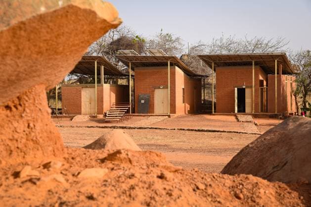 Visit to the elementary school of Gando in the urban commune of Tenkodogo, a project of the Burkinabe architect Diebedo Francis Kere, on February 26, 2021.  NicolasxRemenex xLexPictorium LePictorium_0257546