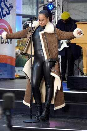 December 14, 2021, New York, NY, USA: ALICIA KEYS performs at the Citi Concert Series on the Today Show,.Rockefeller Center, NYC.December 14, 2021. New York USA - ZUMAms4_ 20211214_zaf_ms4_019 Copyright: xSoniaxMoskowitzxGordonx