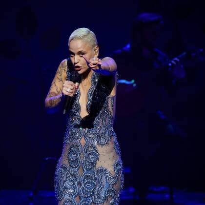 Entertainment Bilder des Tages Portuguese singer Mariza performs on stage during a tribute concert on occasion of the 100th anniversary of the birth of Portuguese fado legend Amalia Rodrigues at Teatro Real in Madrid, Spain, 14 December 2021. Mariza pays tribute to Amalia Rodrigues !ACHTUNG: NUR REDAKTIONELLE NUTZUNG!  Copyright: xLucaxPiergiovannix GRAF5232 20211214-5059d2781f51c77077b8821f03a22ae4fd180d47