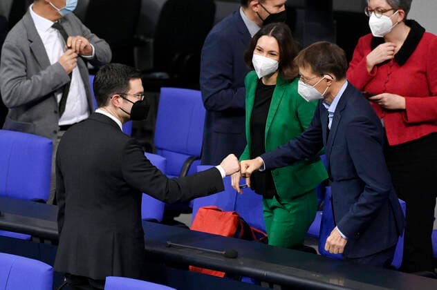 Marco Buschmann, Anne Spiegel and Karl Lauterbach in the 8 session of the German Bundestag in the Reichstag building Berlin, 15 12 2021 Foto:xF.xKernx xFuturexImage