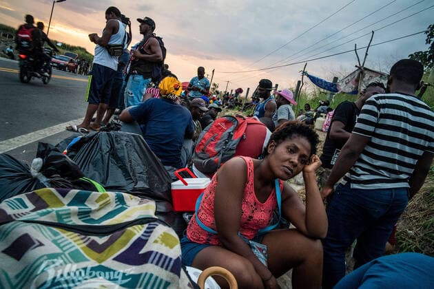 Mexiko, Lage der Geflüchteten in Tapachula December 12, 2021, Tapachula, Chiapas, Mexico: Haitian migrant Marie THERESE JOSEPH, 36, wonders why the Mexican government is treating them like animals. On a road side encampment in the southern part of the city in Tapachula. She has been here in Tapachula for four months but the government will not provide her papers or transportation to leave northward. The encampment is over 1 km long and has over 10,000 individuals living without running water, food, or sanitation. Decades of political and economic and instability have forced Haitians to find a way to survive abroad. Many have lived in Brazil, Chile and other South Americans countries before making a perilous journey to Tapachula, Mexico through Central America. Tapachula Mexico - ZUMAt130 20211212_new_t130_225 Copyright: xRichardxTsong-Taatariix