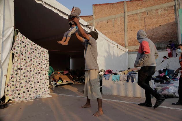 Migrants Arrives In Mexico City Members of the Central American migrant caravan in the facilities of the Casa Peregrino located in Mexico City, who have received accommodation, food, legal, psychological and medical care, and who have gone to various bodies to support refugees and try to obtain a permit that will allow them to stay longer in Mexico in view of the difficulties their compatriots are having in entering the United States during the COVID-19 health emergency in the country. Mexico City Mexico City Mexico  Copyright: xGerardoxVieyrax originalFilename:vieyra-notitle211216_npSbQ.jpg