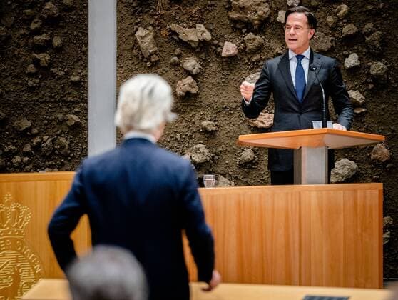 Geert Wilders PVV, L and Mark Rutte VVD during the debate in the House of Representatives, in The Hague, The Netherlands, 16 December 2021, on the final report of informateurs Johan Remkes and Wouter Koolmees on the coalition agreement of VVD, D66, CDA and ChristenUnie ANP BART MAAT  Copyright: xANPx xxANPx x442158615x