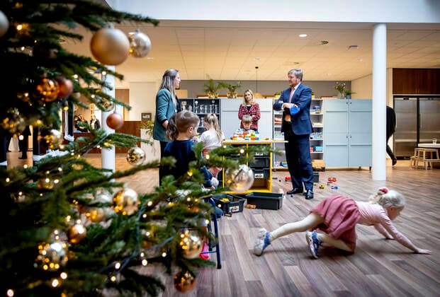 Entertainment Themen der Woche KW50 Entertainment Bilder des Tages 17-12-2021 Aalsmeer King Willem-Alexander visited the IKC Triade school in Aalsmeer. He spoke with teachers, pedagogical staff, students, the board and parents about the set-up of an IKC and the effects of the corona pandemic on primary education and childcare. Â  Copyright: xPPEx