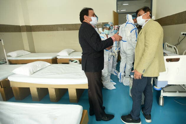 NOIDA, INDIA - DECEMBER 18: In the view increasing Covid-19 cases across the country, Noida Health Department organised a mock drill at Bhangel PHC in Sector 110, on December 18, 2021 in Noida, India. (Photo by Sunil Ghosh Hindustan Times ) Daily Life Amid Coronavirus Pandemic In India