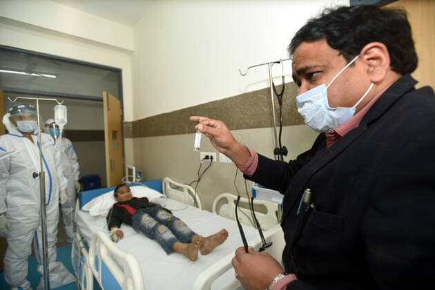 NOIDA, INDIA - DECEMBER 18: In the view increasing Covid-19 cases across the country, Noida Health Department organised a mock drill at Bhangel PHC in Sector 110, on December 18, 2021 in Noida, India. (Photo by Sunil Ghosh Hindustan Times ) Daily Life Amid Coronavirus Pandemic In India