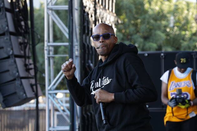 December 18, 2021, Los Angeles, California, USA: Hip-hop artist Warren G raps on stage at the Once Upon A Time in LA concert Los Angeles USA - ZUMAs215 20211218_zap_s215_005 Copyright: xAlexanderxSeyumx