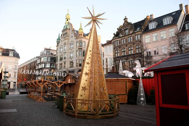 Copenhagen Denmark. 19 December 2021 New ormicorn restrrictions high omicron surge in Denmark there Denmark closed all christmnas market from tdoay sunday 19 december 2021 these are from Christnas Market closed in Copenhagen Denamrk. (Photo..Francis Joseph Dean Dean Pictures)
