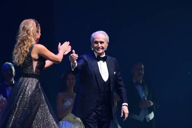 Jose Carreras Is Special Guest At Opera D amore Concert In Sofia Soprano Ilina Mihaylova and tenor Jose Carreras perform during the Opera D amore concert at Arena Armeec Hall on December 19, 2021 in Sofia, Bulgaria. Sofia Bulgaria  Copyright: xGeorgixPaleykovx originalFilename:paleykov-notitle211219_npJSb.jpg