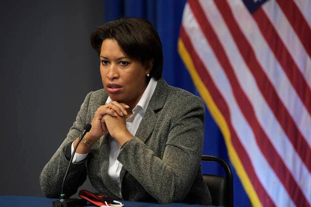 December 20, 2021, Washington, DC, United States: Mayor Muriel Bowser speaks about Covid-19 Situational Update during a press conference at John A. Wilson building in Washington DC, USA. Washington United States - ZUMAs197 20211220_zaa_s197_126 Copyright: xLeninxNollyx
