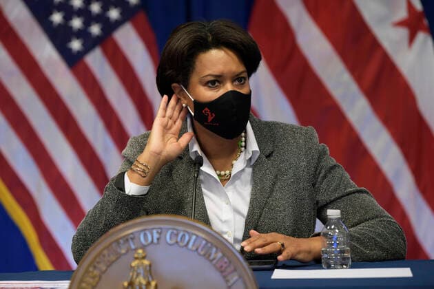 December 20, 2021, Washington, DC, United States: Mayor Muriel Bowser speaks about Covid-19 Situational Update during a press conference at John A. Wilson building in Washington DC, USA. Washington United States - ZUMAs197 20211220_zaa_s197_128 Copyright: xLeninxNollyx