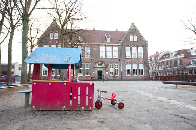 (211220) -- HAARLEM (THE NETHERLANDS), Dec. 20, 2021 -- Photo taken on Dec. 20, 2021 shows an empty school in Haarlem, the Netherlands. The new lockdown in the Netherlands took effect from Dec. 19, 2021 and will remain in effect until Jan. 14, 2022. (Photo by Xinhua) NETHERLANDS-COVID-19-LOCKDOWN SylviaxLederer 