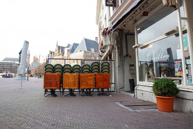 (211220) -- HAARLEM (THE NETHERLANDS), Dec. 20, 2021 -- Photo taken on Dec. 20, 2021 shows an empty shopping street in Haarlem, the Netherlands. The new lockdown in the Netherlands took effect from Dec. 19, 2021 and will remain in effect until Jan. 14, 2022. (Photo by Xinhua) NETHERLANDS-COVID-19-LOCKDOWN SylviaxLederer 