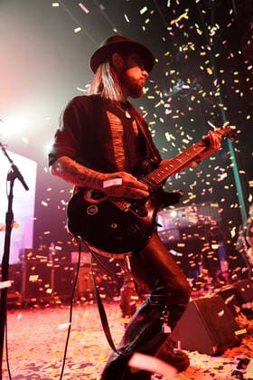 December 21, 2021, Hollywood, CA, USA: Musician_ DAVE NAVARRO performing on stage at the Above Ground 3 Benefit Concert. Guitarists Dave Navarro (JaneÃ¢â‚¬â ¢s Addiction) and Billy Morrison (Billy Idol) and an all-star band headlined their third Ã¢â‚¬oeABOVE GROUNDÃ¢â‚¬Â benefit concert on December 20, 2021, at The Fonda Theatre, Hollywood, CA. After sitting out 2020 because of Covid, Navarro and Morrison were joined by a diverse group of special guests including Perry Farrell, Etty Lau Farrell, Corey Taylor, Mark McGrath, Steve Stevens, Franky Perez, Anthony Keidis (Red Hot Chile Peppers), Dexter Holland, and more..As with previous successful events in 2018 and 2019, this immersive evening of art and music celebrates the vinyl album as - ZUMAmt3_ 20211221_zaf_mt3_002 Copyright: xScottxMitchellx