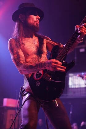 December 21, 2021, Hollywood, CA, USA: Musician - DAVE NAVARRO (Jane s Addiction) performing on stage at the Above Ground 3 Benefit Concert. Guitarists Dave Navarro and Billy Morrison (Billy Idol) and an all-star band headlined their third Ã¢â‚¬oeABOVE GROUNDÃ¢â‚¬Â benefit concert on December 20, 2021, at The Fonda Theatre, Hollywood, CA. After sitting out 2020 because of Covid, Navarro and Morrison were joined by a diverse group of special guests including Perry Farrell, Etty Lau Farrell, Corey Taylor, Mark McGrath, Steve Stevens, Franky Perez, Anthony Keidis (Red Hot Chile Peppers), Dexter Holland, and more..As with previous successful events in 2018 and 2019, this immersive evening of art and music celebrates the vinyl album as - ZUMAmt3_ 20211221_zaf_mt3_003 Copyright: xScottxMitchellx