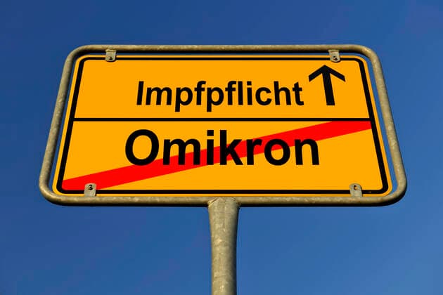 Symbolic image, combating omicron coronavirus through vaccination strategy, compulsory vaccination, boosters, fifth wave of corona crisis, Germany coronavirus