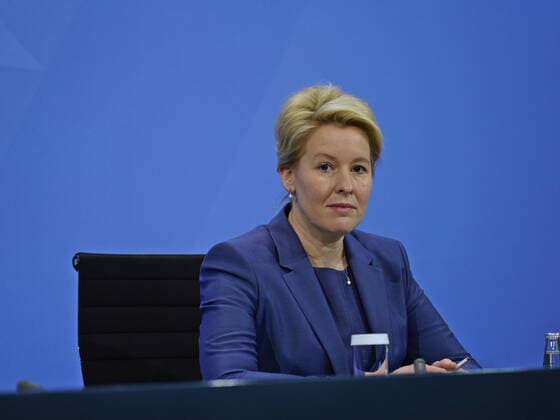 Governing Mayor of Berlin Franziska Giffey 21 12 2021 Press conference of Chancellor Scholz, Prime Minister Wüst and Governing Mayor Giffey following the consultations with the heads of government of the federal states In the Chancellery on 21 12 2021 Berlin Chancellery Berlin GER