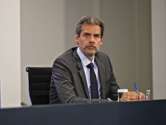 Government Spokesman Steffen Hebestreit 21 12 2021 Press Conference of Chancellor Scholz, Prime Minister Wüst and Governing Mayor Giffey following the consultations with the heads of government of the federal states In the Chancellery on 21 12 2021 Berlin Chancellery Berlin GER