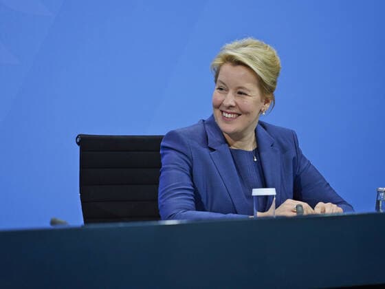 Governing Mayor of Berlin Franziska Giffey 21 12 2021 Press conference of Chancellor Scholz, Prime Minister Wüst and Governing Mayor Giffey following the consultations with the heads of government of the federal states In the Chancellery on 21 12 2021 Berlin Chancellery Berlin GER