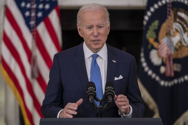 U.S. President Joe Biden delivers remarks on the status of the country s fight against COVID-19 in State Dining Room of the White House in Washington, DC., on Tuesday, December 21, 2021. Biden spoke on the topic as the country sees rising cases amid the growing Omicron variant.  WAP20211221519 KenxCedeno