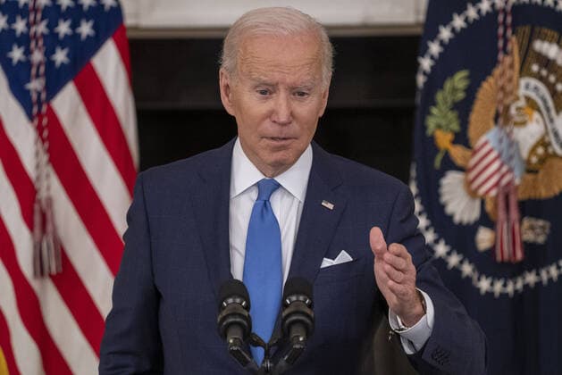 U.S. President Joe Biden delivers remarks on the status of the country s fight against COVID-19 in State Dining Room of the White House in Washington, DC., on Tuesday, December 21, 2021. Biden spoke on the topic as the country sees rising cases amid the growing Omicron variant.  WAP20211221514 KenxCedeno